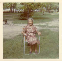 MaPicnic1970Small.jpg (84270 bytes)