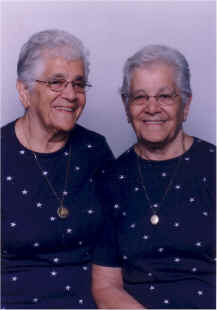 MaryConnieStars600w.jpg (111380 bytes)